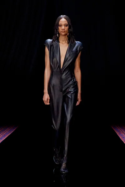 Look 7